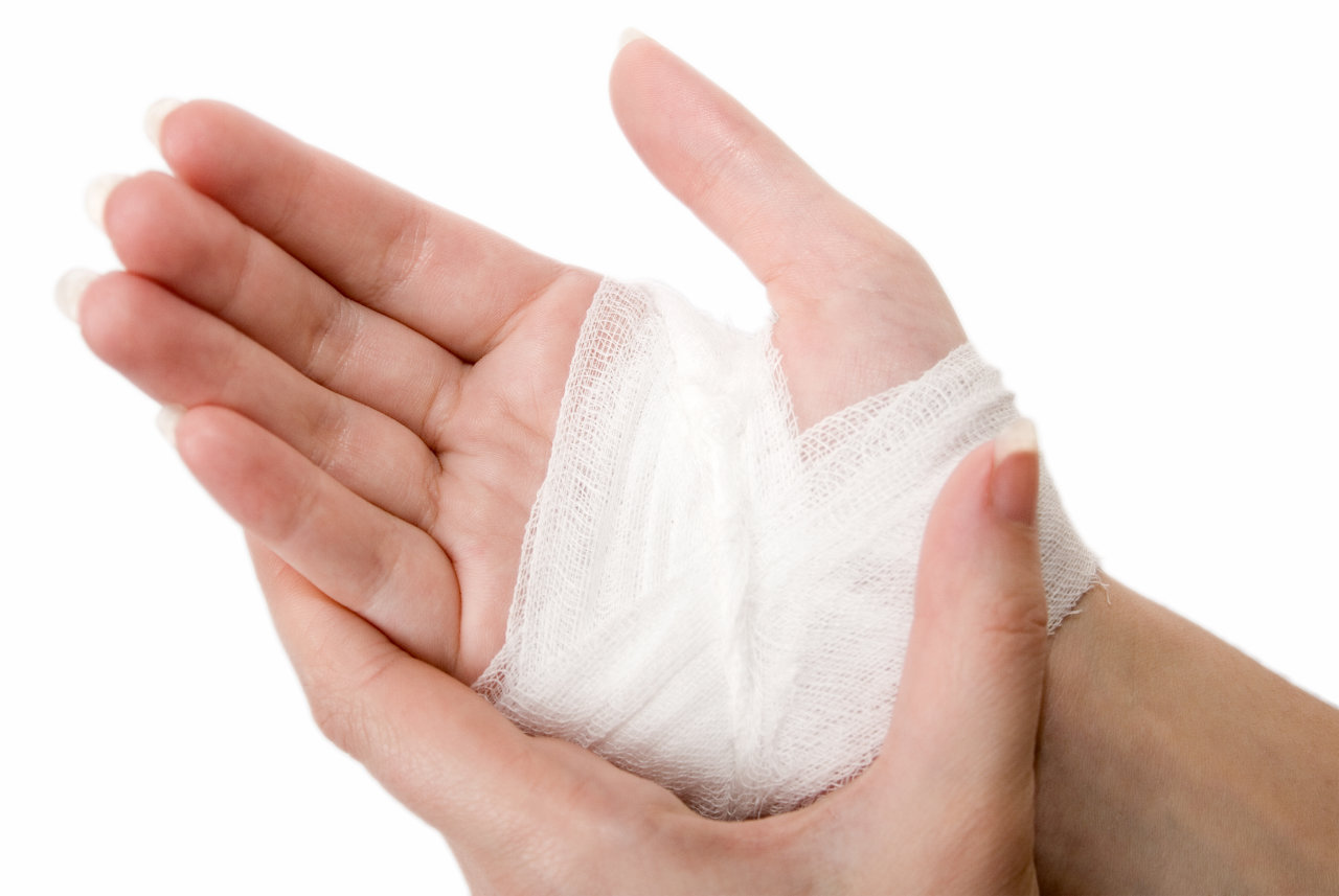 Chấn thương ngón tay khi chơi bóng chuyền